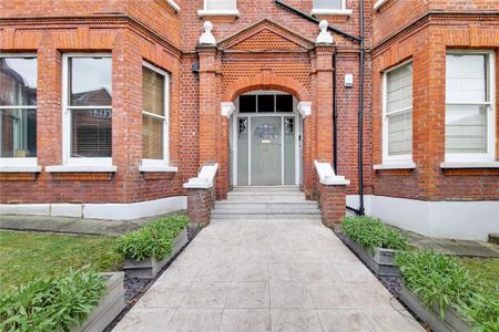 1 bedroom flat in Hampstead - Photo 4