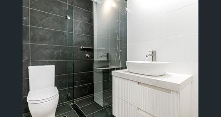 Prestigious 'Chelsea' residence with captivating city views - Photo 5
