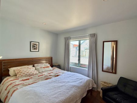 93a Kelburn Parade, Kelburn - Photo 2