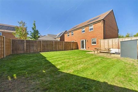 Wheat Street, Finchwood Park, Wokingham, Berkshire, RG40 - Photo 3