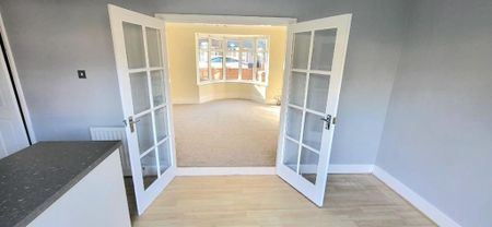 3 bedroom semi-detached house to rent - Photo 2