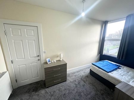 Colmore Road (room 2), Upper Worltey, Leeds - Photo 5