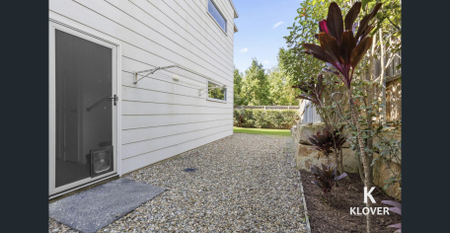 ✨ Modern Family Home in the Heart of Upper Coomera! ✨ - Photo 2