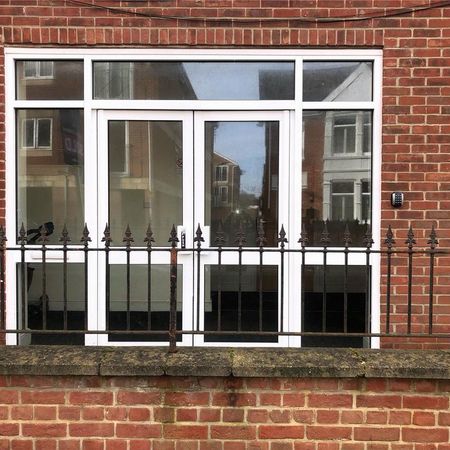 1 bedroom in a house share to rent - Photo 3