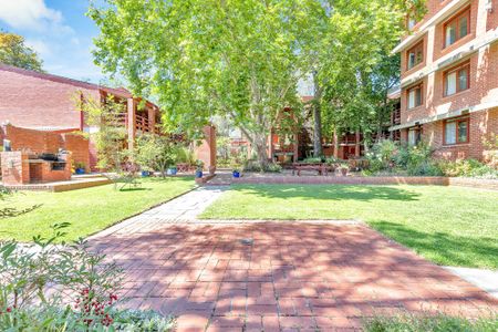 14-bedroom shared unit / apartment, Level , Mackinnon Parade - Photo 3