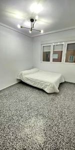 Calle Plus Ultra, Valencia, Valencian Community 46006 - Photo 3