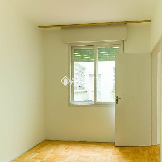 Apartamento com 2 quartos e 58m² para alugar em Passo da Areia, Porto Alegre. - Photo 1