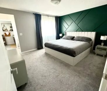 3 Beds 2.5 house with double attached garage | Calgary - Photo 1