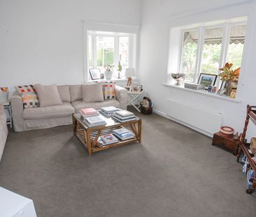 Spacious 2-Bedroom Apartment with Modern Upgrades & Stunning Treeto... - Photo 5