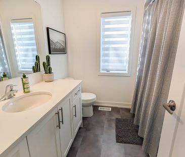 Elegant Open-Concept Condo in Prime Niagara Falls Location - Photo 6