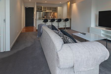 Stunning Fully Furnished Apartment in Viaduct Point - Photo 2