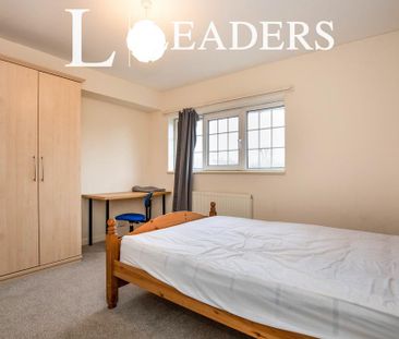 4 bedroom terraced house to rent - Photo 4