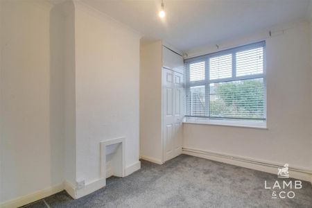2 bedroom maisonette to rent - Photo 5