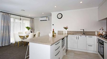 Sunny, Modern & Move-In Ready Family Home - Photo 3