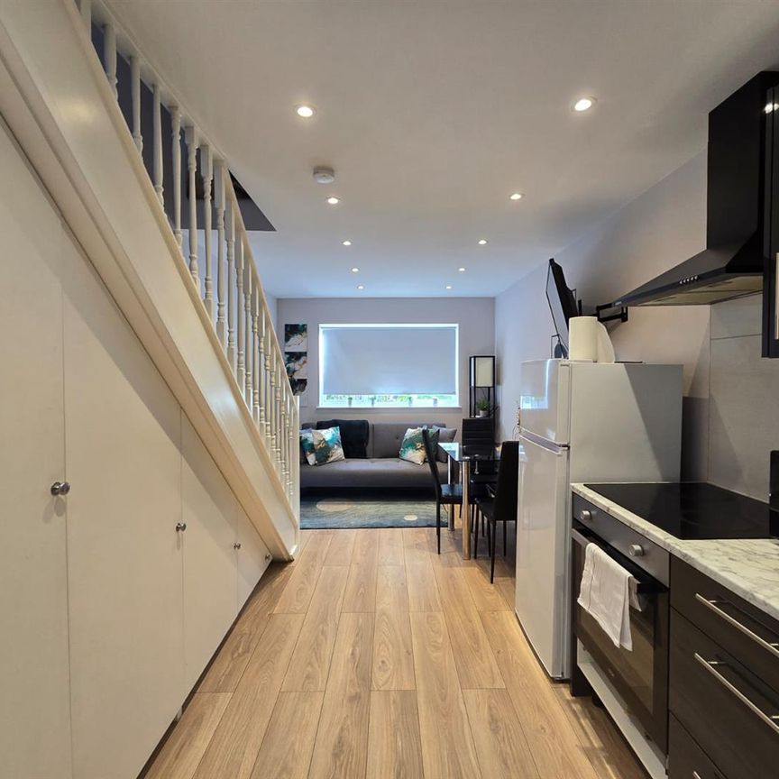 Gresham Gardens, London NW11 - Photo 1