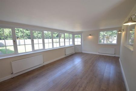 4 bedroom detached house to rent - Photo 5