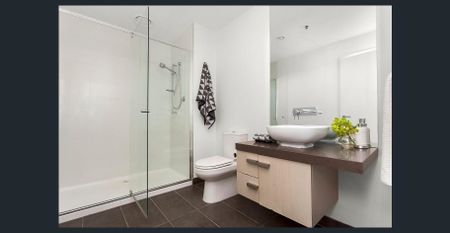 Executive Living in the Heart of Northcote - Photo 5