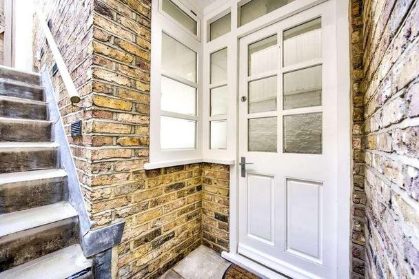 Petersham Mews, South Kensington, SW7 - Photo 1