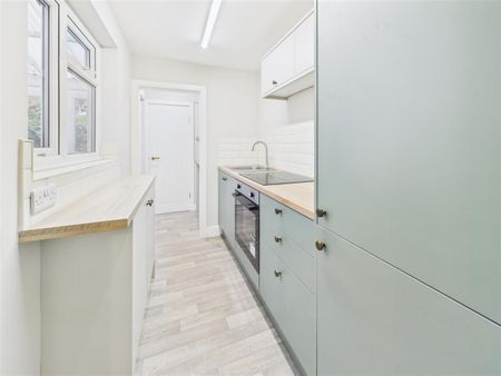 2 bedroom Terraced House to rent - Photo 3