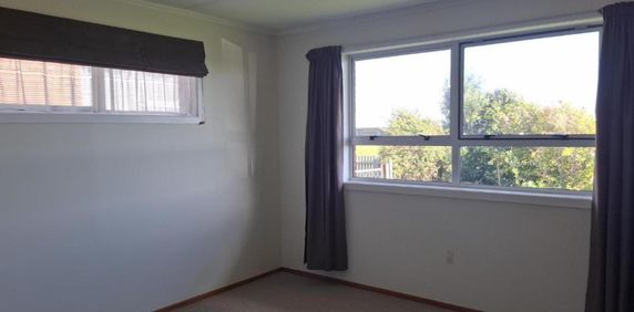 Convenient Location - Photo 2