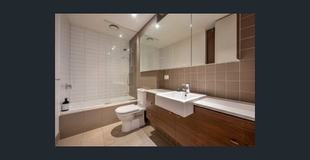 Stylish & spacious apartment in a prime Carlton location - Photo 4