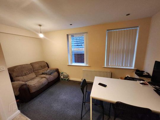 Apartment 7 190 Albertbridge Road, Belfast, BT5 4GU - Photo 1