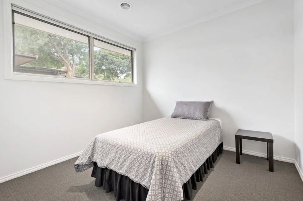 5 Clovelly Avenue, Rosebud. - Photo 1