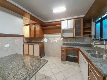 Casa em Condomínio com 3 quartos e 359m² para alugar em Cristal, Porto Alegre. - Foto 5