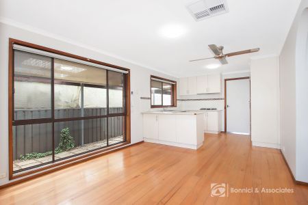 26 Mayfair Drive, Wodonga - Photo 5