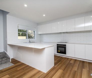 Modern Townhouse Living in a Prime Location - Photo 1