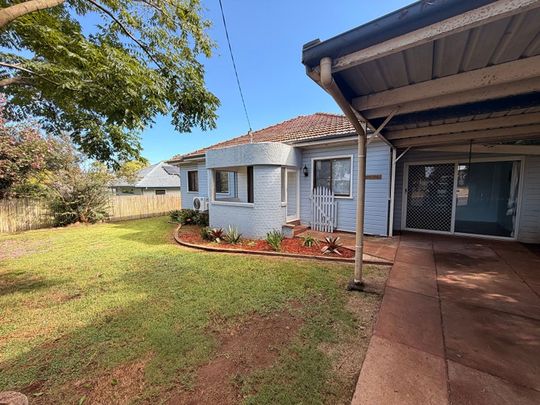 4 Bedroom House East Toowoomba Ready to Be Your Home! - Photo 1