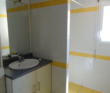 Location Maison 4 pièces 85m² BARAQUEVILLE 12160 - Photo 4