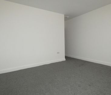 Reads Avenue Flat 5 - Photo 4