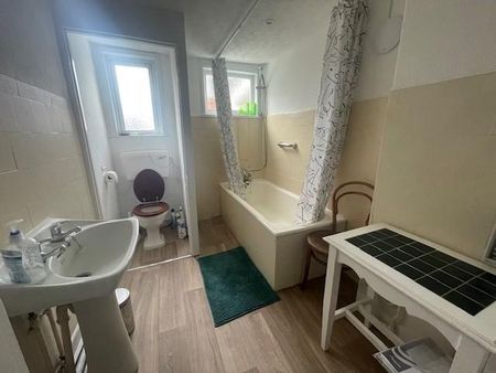 2 bedroom maisonette to rent - Photo 5