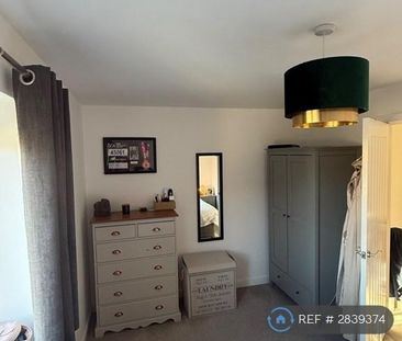 2 bedroom semi-detached house to rent - Photo 4