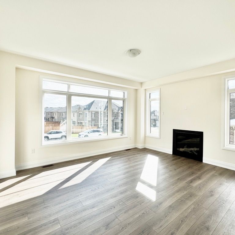 For Lease - 70 Bearberry Road Unit# Upper, Springwater, Ontario - Photo 1