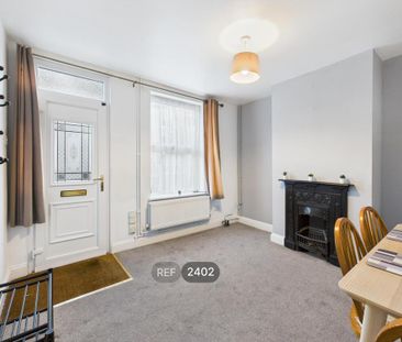 2 bedroom property to rent - Photo 2