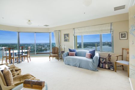 NORTH FACING HIGHGATE APARTMENT | Unfurnished - Photo 2