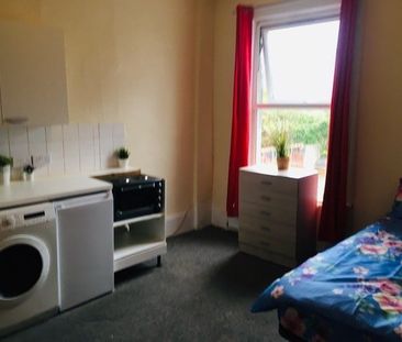 Studio Flat, Bowes Road, N13 - Photo 3