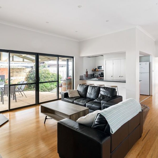 QUALITY FURNISHED FAMILY HOME - Photo 1