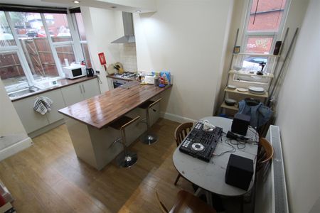 Brudenell Mount, Hyde Park, LS6 1HS, Leeds - Photo 5