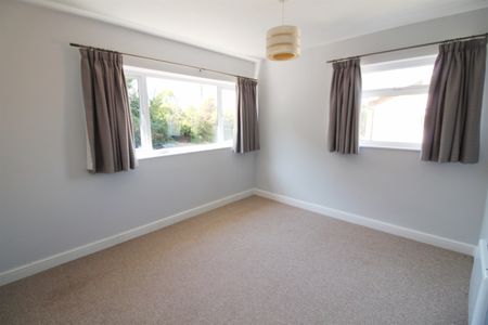 Mowbray Drive, Reading, RG30 4XY - Photo 5