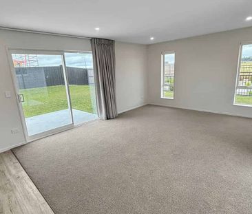 Modern Elegance in Rolleston's Heart - Photo 1