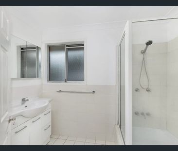 Easy Care Home - Photo 3