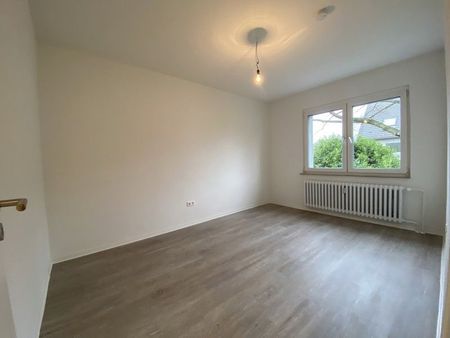 Diese umfangreich renovierte 4-Zimmer-Wohnung wartet auf SIE! - Foto 5