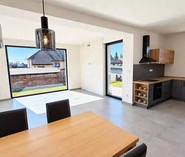 Pronájem novostavby moderního domu 5+kk s terasou a zahradou v klid... - Photo 3