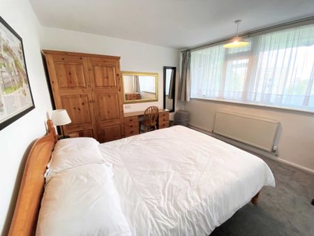 Dean Court, Broad Street - Photo 3