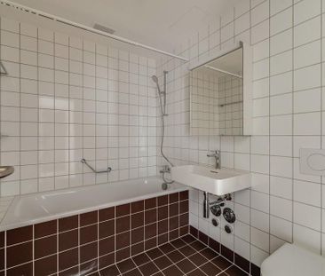 Moderne Architektur: 4.5-Zimmer-Wohnung im offenen Riegelbau - Photo 3