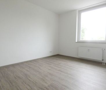 ** Modernisierte 2-Zi-Wohnung mit Wohnküche und Loggia in beliebter... - Photo 3