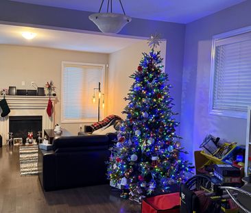 For Lease - 165 Wheat Boom Drive, Oakville, Ontario - Photo 2